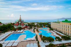 KREMLIN PALACE Pools & Beach